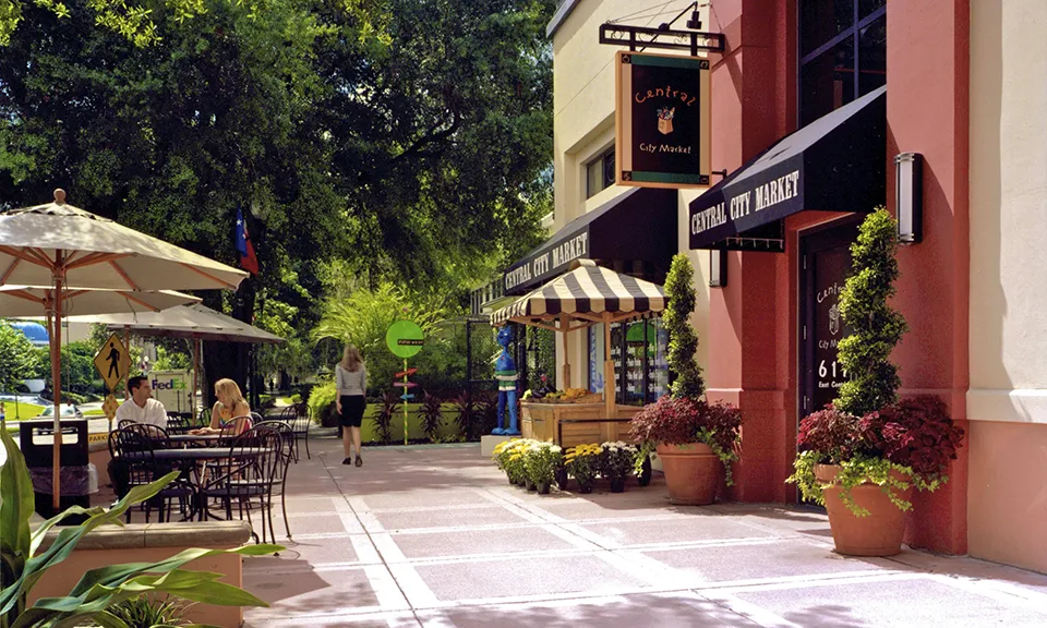 Historic neighborhood streets near Lake Eola Heights